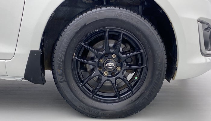 2016 Maruti Swift VDI ABS, Diesel, Manual, 1,47,960 km, Right Front Wheel