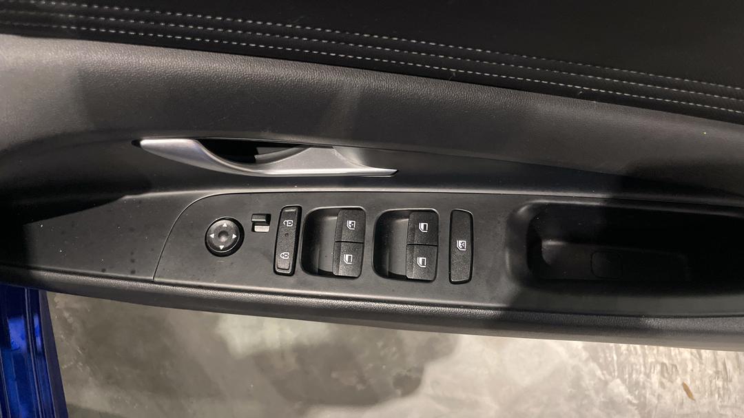 2024 Hyundai i30 ., Automatic, 22787 km, Drivers Side Door Panel Controls