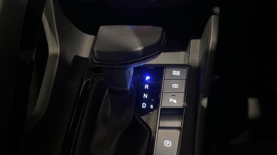 2024 Hyundai i30 ., Automatic, 22787 km, Gear Lever 