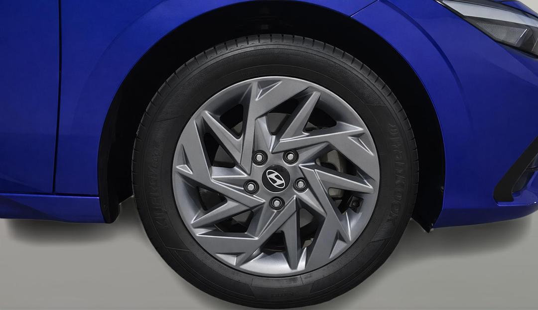 2024 Hyundai i30 ., Automatic, 22787 km, Right Front Wheel