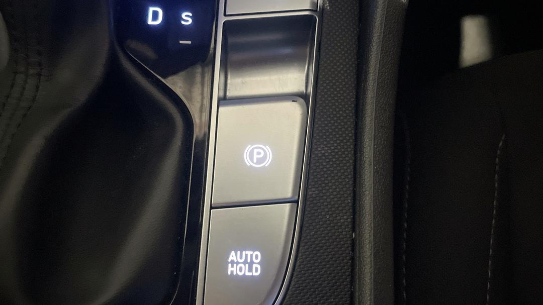 2024 Hyundai i30 ., Automatic, 22787 km, Handbrake