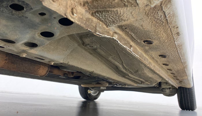2016 Ford New Figo 1.2 TITANIUM, Petrol, Manual, 37,352 km, Right Side Underbody
