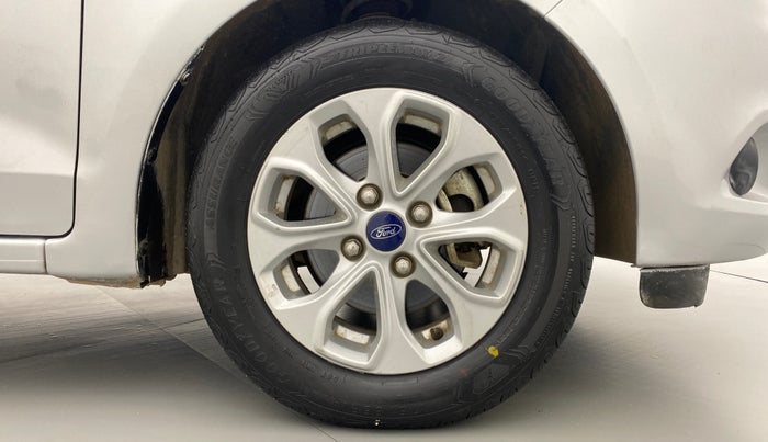 2016 Ford New Figo 1.2 TITANIUM, Petrol, Manual, 37,352 km, Right Front Wheel