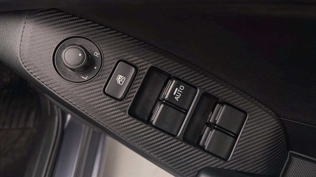 2014 Mazda 3 Sp25 Astina, Manual, 36211 km, Drivers Side Door Panel Controls