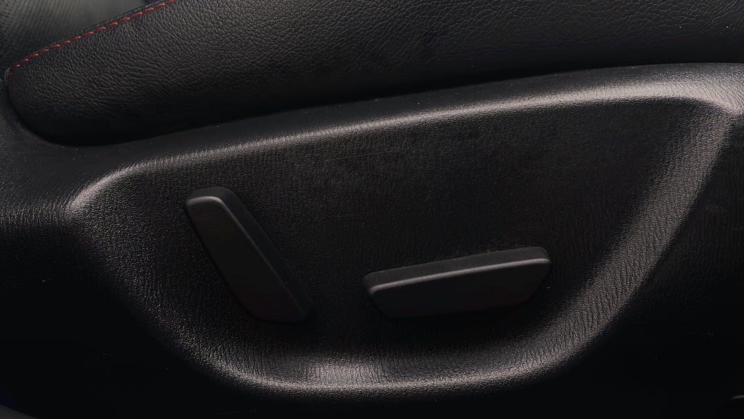 2014 Mazda 3 Sp25 Astina, Manual, 36211 km, Drivers Side Adjustment Panel