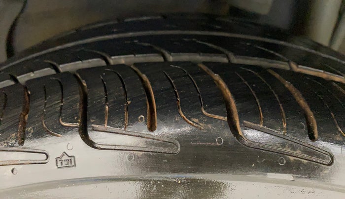 2014 Tata Zest XMS PETROL, Petrol, Manual, 74,906 km, Left Rear Tyre Tread
