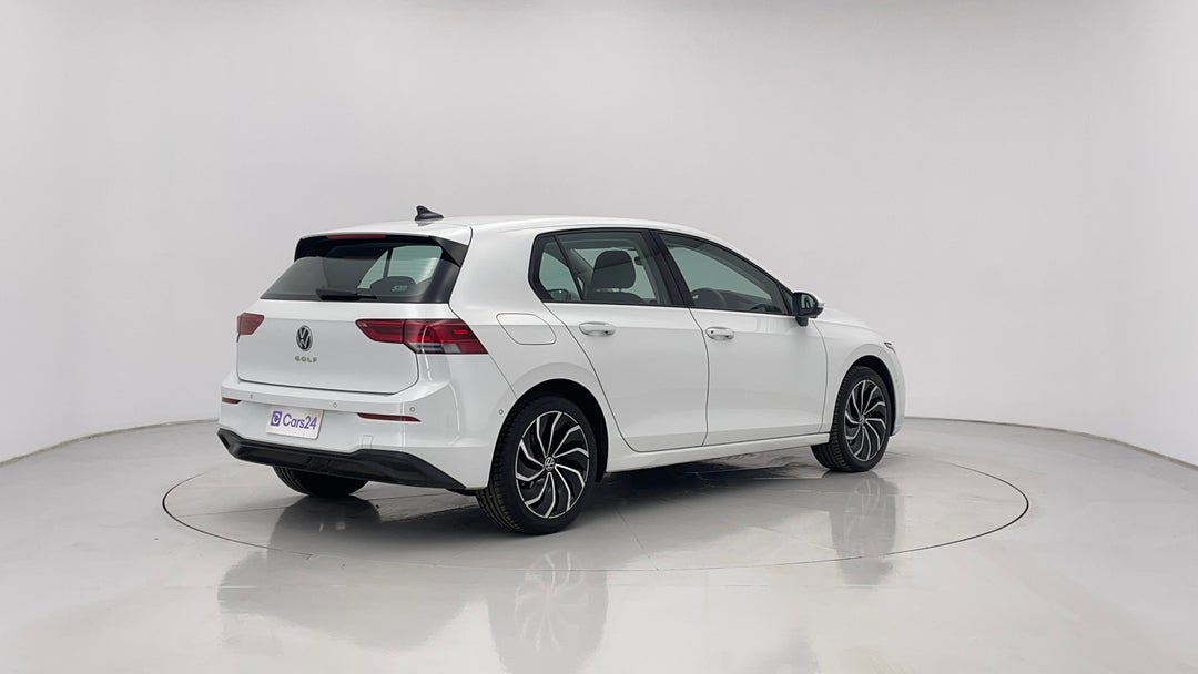 2024 Volkswagen Golf 110tsi Life, Automatic, 27263 km, Right Back Diagonal (45- Degree) View