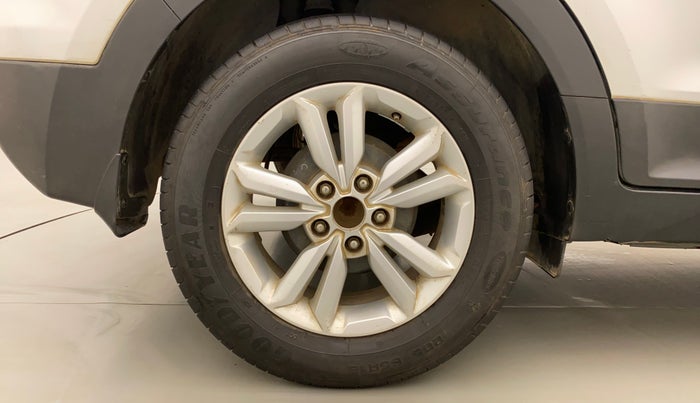 2017 Hyundai Creta SX PLUS 1.6 PETROL, Petrol, Manual, 98,397 km, Right Rear Wheel