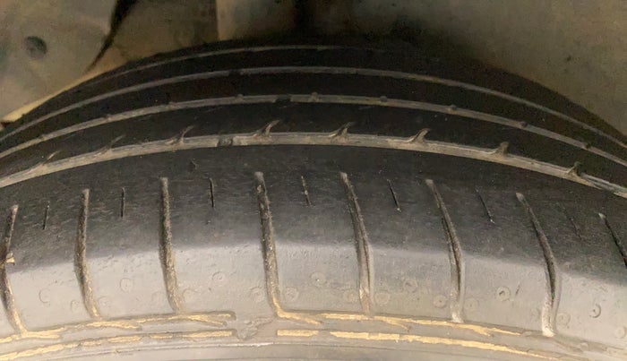 2017 Hyundai Creta SX PLUS 1.6 PETROL, Petrol, Manual, 98,397 km, Right Rear Tyre Tread