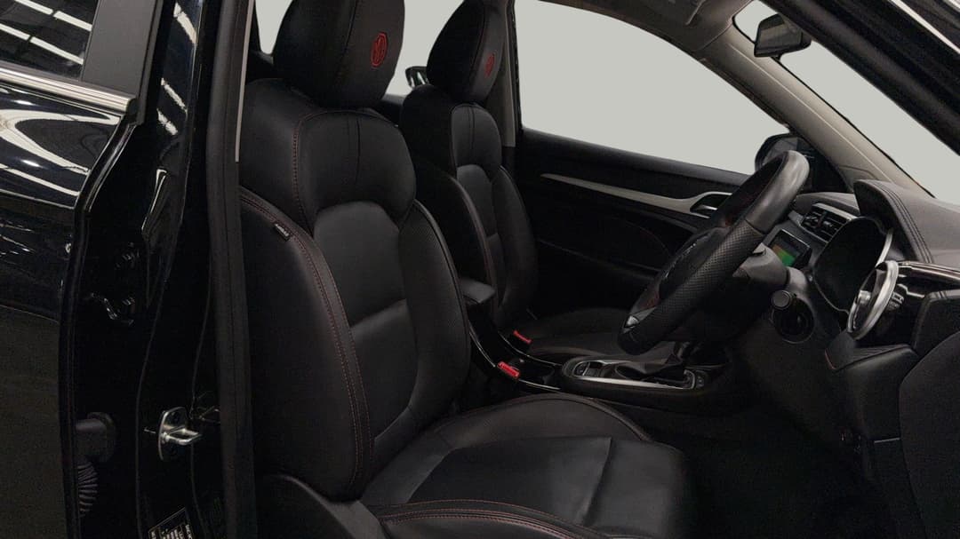 2023 MG Zst Essence, Automatic, 40962 km, Right Side Front Door Cabin View