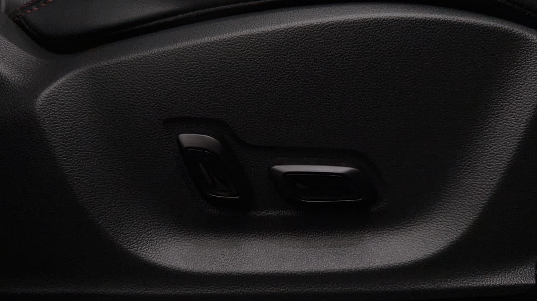 2023 MG Zst Essence, Automatic, 40962 km, Drivers Side Adjustment Panel