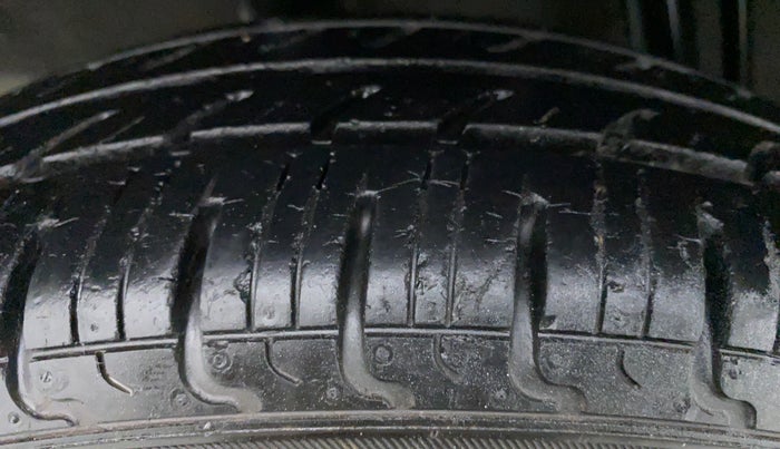 2016 Renault Kwid RXT Opt, Petrol, Manual, 34,554 km, Left Rear Tyre Tread