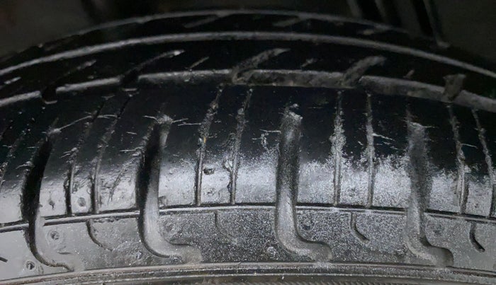 2016 Renault Kwid RXT Opt, Petrol, Manual, 34,554 km, Left Front Tyre Tread
