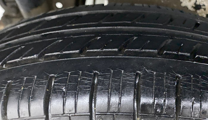 2012 Maruti Wagon R 1.0 LXI CNG, CNG, Manual, 73,138 km, Right Rear Tyre Tread