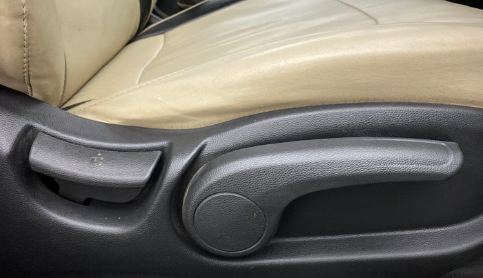 2014 Hyundai Elite i20 ASTA 1.2, Petrol, Manual, 62,068 km, Driver Side Adjustment Panel