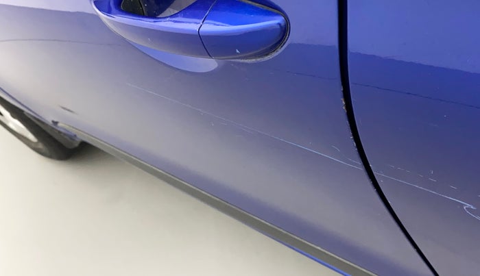 2015 Hyundai Elite i20 SPORTZ 1.2, Petrol, Manual, 68,640 km, Front passenger door - Slightly dented