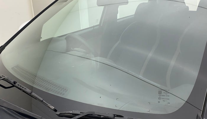 2021 Nissan MAGNITE XE, Petrol, Manual, 22,682 km, Front windshield - Minor spot on windshield