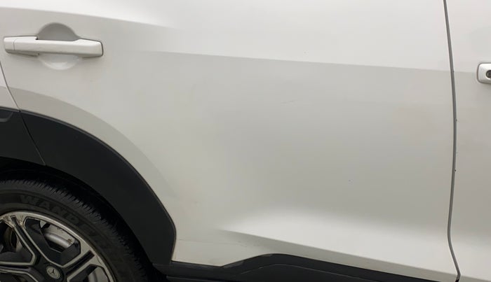 2021 Nissan MAGNITE XE, Petrol, Manual, 22,682 km, Right rear door - Minor scratches