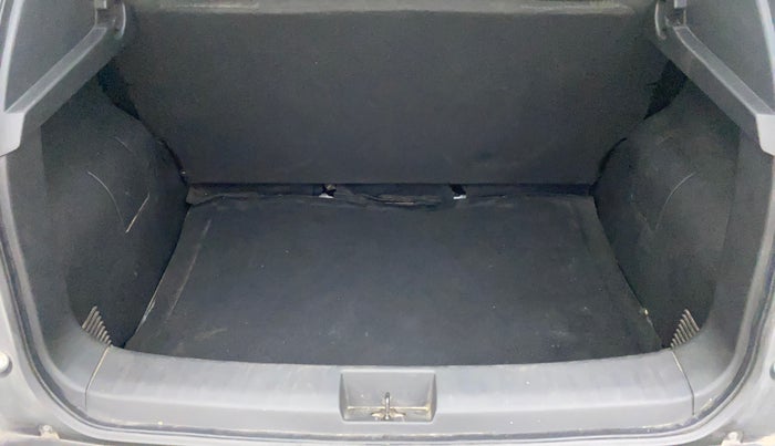 2021 Nissan MAGNITE XE, Petrol, Manual, 22,682 km, Dicky (Boot door) - Parcel tray missing