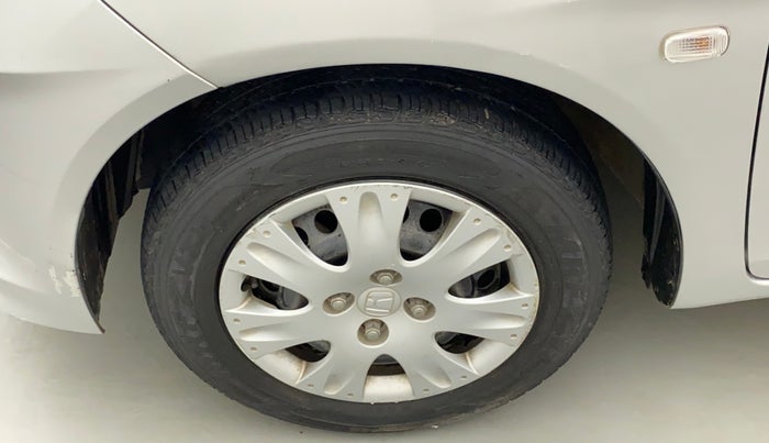 2012 Honda Brio S MT, Petrol, Manual, 20,611 km, Left front tyre - Minor crack