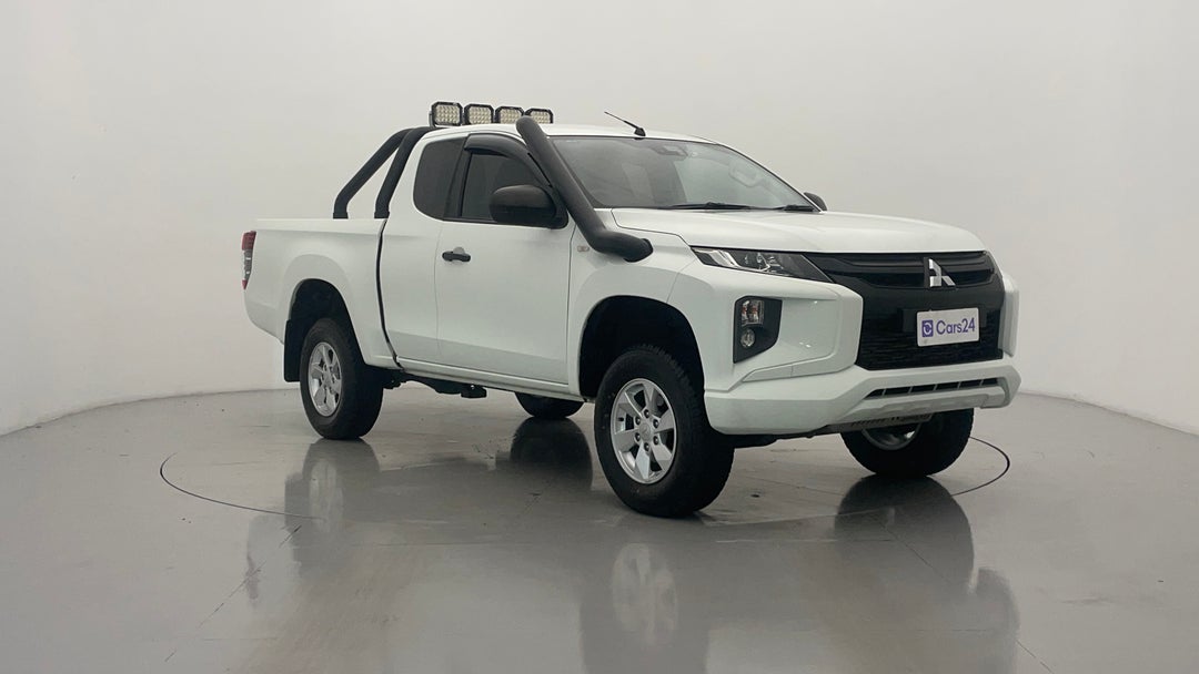 2020 Mitsubishi Triton Glx Plus (4x4), Automatic, 67191 km, Right Front Diagonal (45- Degree) View