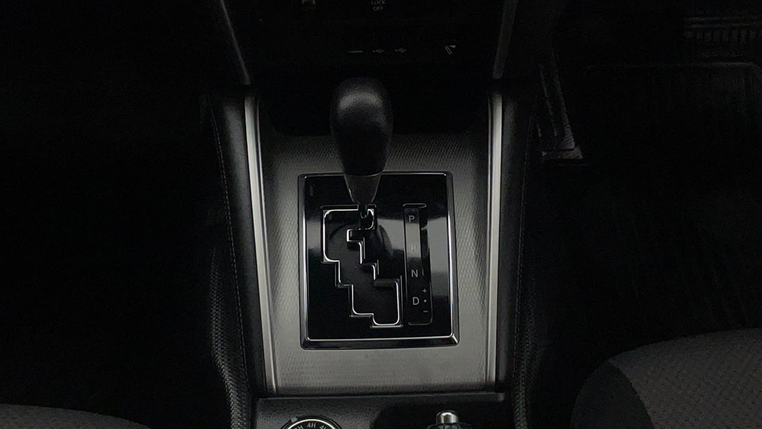 2020 Mitsubishi Triton Glx Plus (4x4), Automatic, 67191 km, Gear Lever 