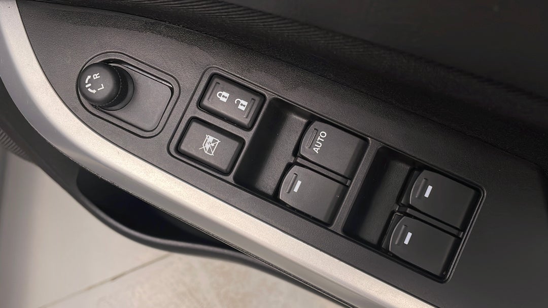 2018 Suzuki Vitara Rt-s, Automatic, 97207 km, Drivers Side Door Panel Controls