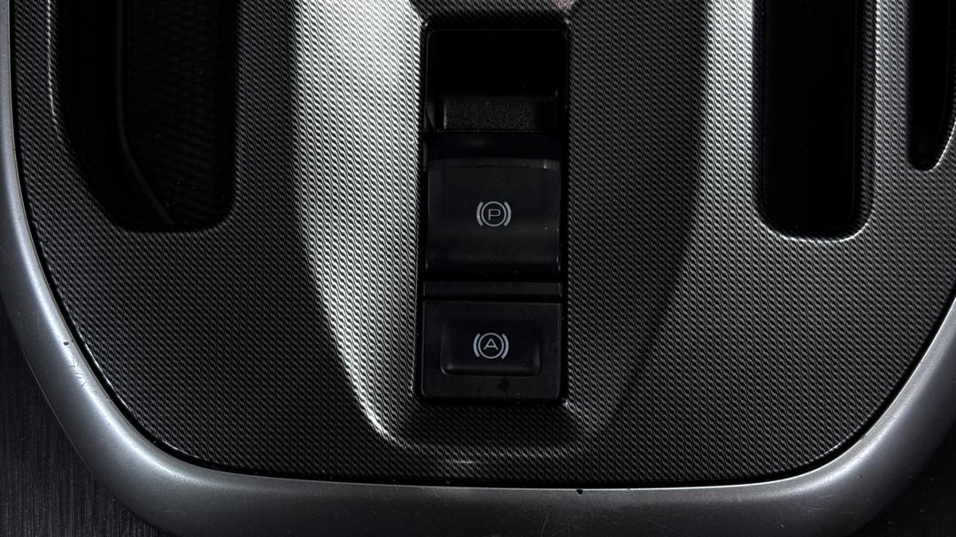 2022 GWM Haval Jolion Lux, Automatic, 93073 km, Handbrake