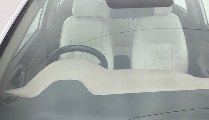 2019 Hyundai Elite i20 SPORTZ PLUS 1.2, Petrol, Manual, 57,672 km, Front windshield - Minor spot on windshield