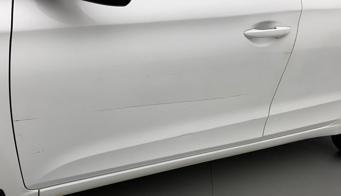 2019 Hyundai Elite i20 SPORTZ PLUS 1.2, Petrol, Manual, 57,672 km, Front passenger door - Slightly dented