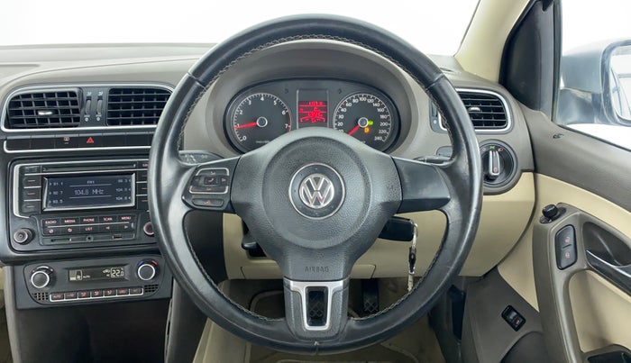 2013 Volkswagen Vento HIGHLINE PETROL AT, Petrol, Automatic, 67,882 km, Steering Wheel Close Up