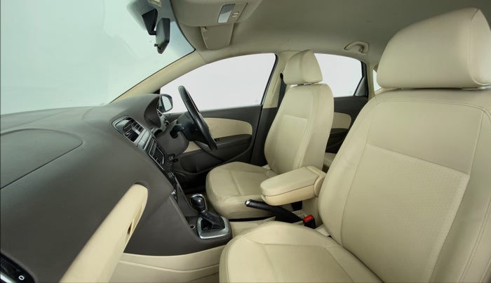 2013 Volkswagen Vento HIGHLINE PETROL AT, Petrol, Automatic, 67,882 km, Right Side Front Door Cabin