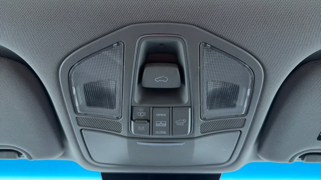 On-Roof Controls/Sunglass holder