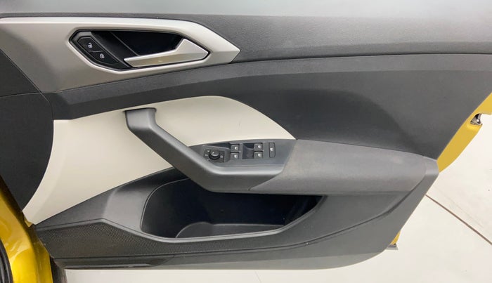 2022 Volkswagen TAIGUN HIGHLINE 1.0 TSI AT, Petrol, Automatic, 9,703 km, Driver Side Door Panels Control