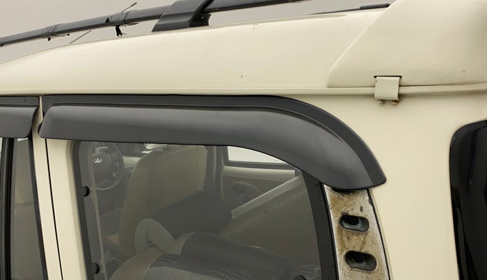 2015 Mahindra Scorpio S4, Diesel, Manual, 70,430 km, Left C pillar - Minor scratches