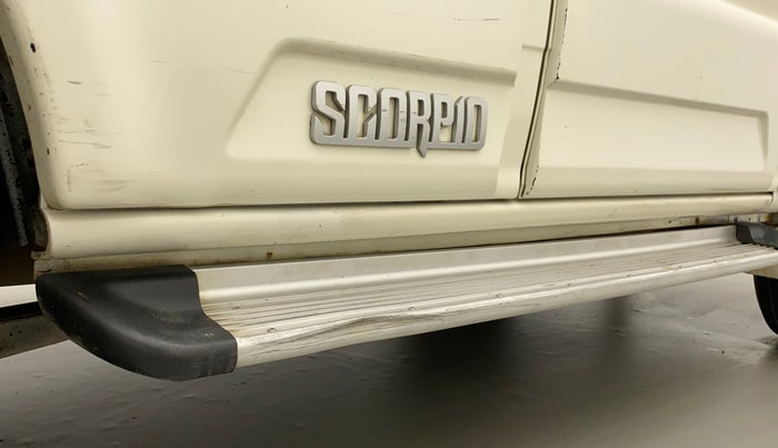 2015 Mahindra Scorpio S4, Diesel, Manual, 70,430 km, Right running board - Slightly rusted