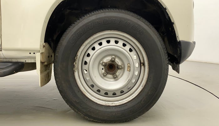 2015 Mahindra Scorpio S4, Diesel, Manual, 70,430 km, Right Front Wheel