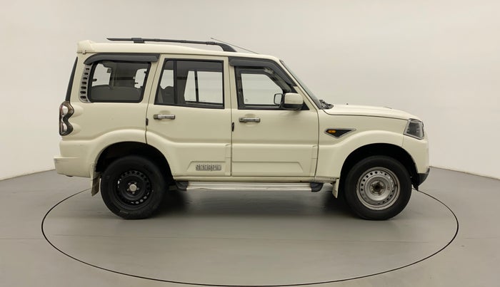 2015 Mahindra Scorpio S4, Diesel, Manual, 70,430 km, Right Side View