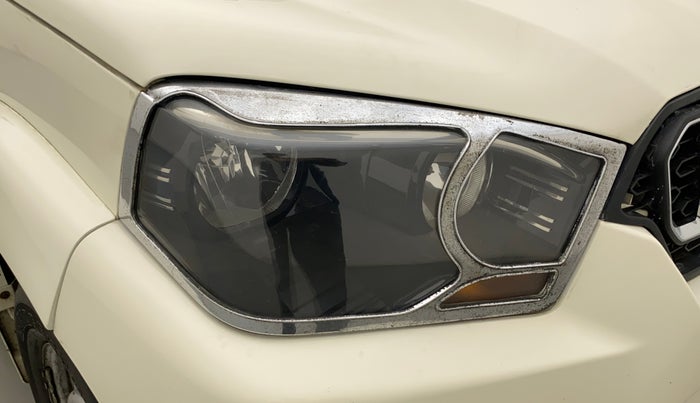 2015 Mahindra Scorpio S4, Diesel, Manual, 70,430 km, Right headlight - Minor scratches