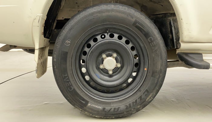2015 Mahindra Scorpio S4, Diesel, Manual, 70,430 km, Right Rear Wheel