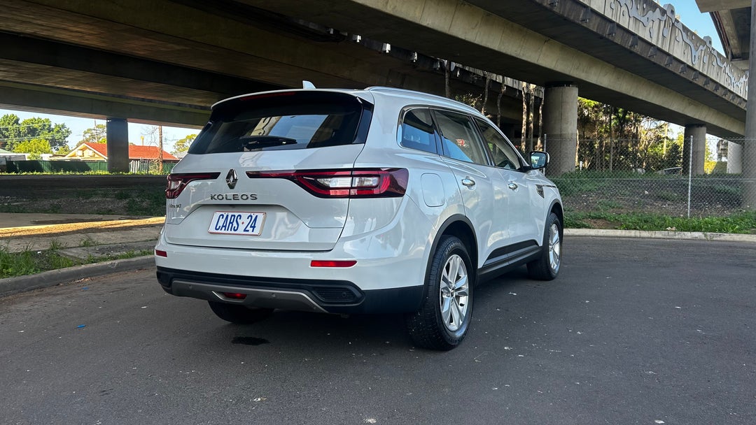 Right Back Diagonal (45- Degree) View