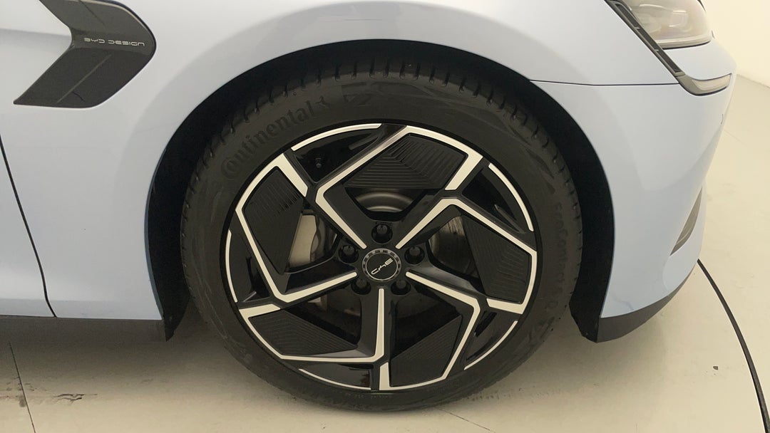 2024 Byd Seal Premium, Automatic, 17849 km, Right Front Wheel