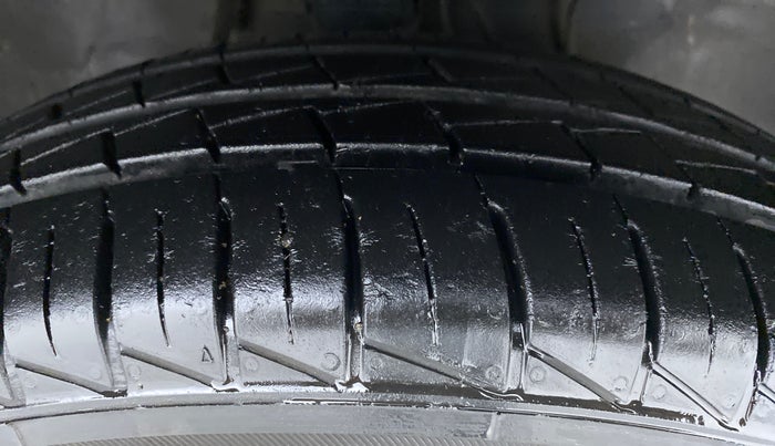 2019 Maruti Alto LXI, Petrol, Manual, 5,448 km, Right Front Tyre Tread