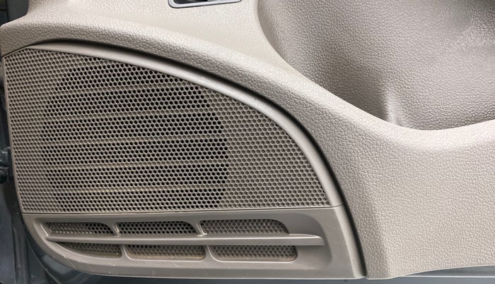 2017 Volkswagen Vento HIGHLINE TDI AT, Diesel, Automatic, 96,740 km, Speaker