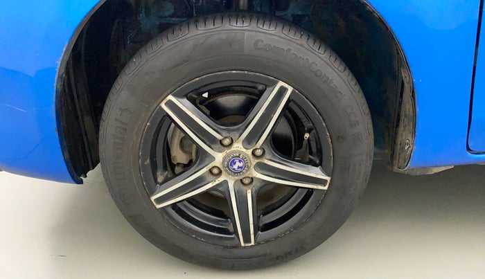 2011 Toyota Etios Liva G, Petrol, Manual, 74,374 km, Left Front Wheel