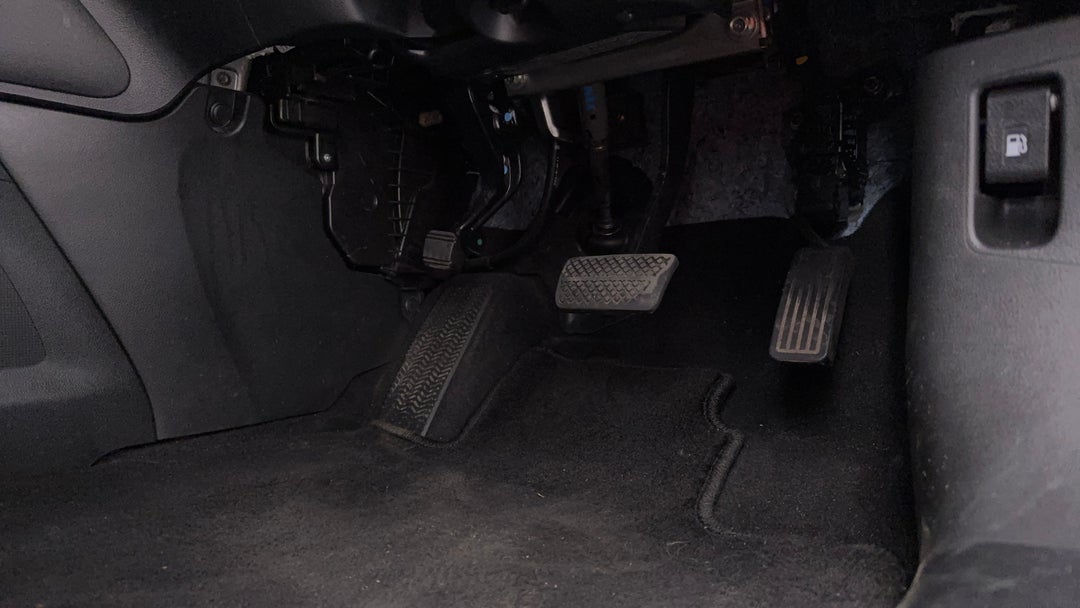 2014 Honda CR-V Vti-s (4x4), Automatic, 94227 km, Pedals and Footmat