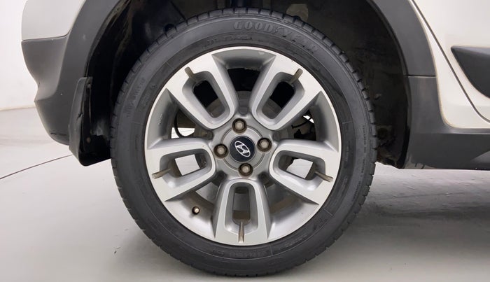 2016 Hyundai i20 Active 1.2 SX, Petrol, Manual, 41,312 km, Right Rear Wheel