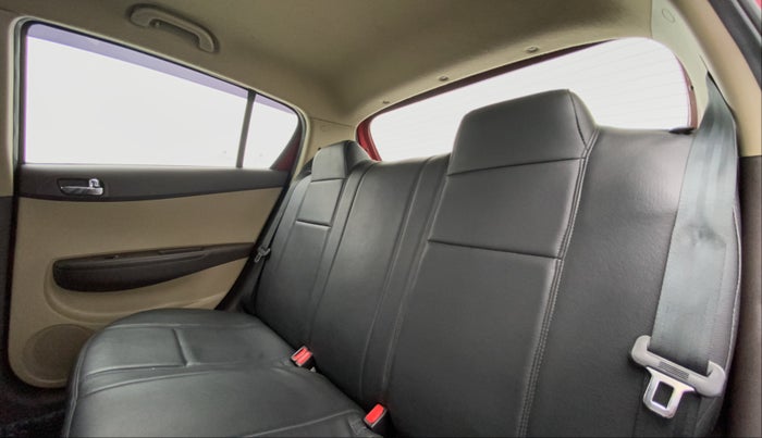 2011 Hyundai i20 MAGNA O 1.2, Petrol, Manual, 62,259 km, Right Side Rear Door Cabin