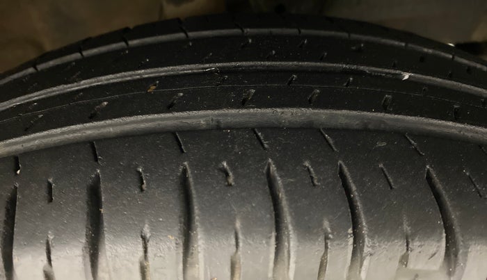 2018 Maruti Dzire VXI, Petrol, Manual, 25,101 km, Right Front Tyre Tread