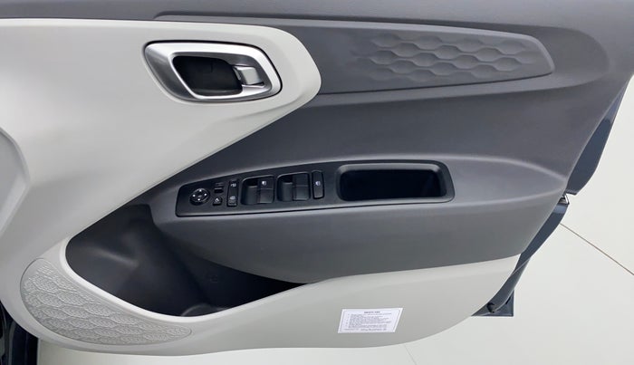 2021 Hyundai GRAND I10 NIOS SPORTZ CNG MT, CNG, Manual, 9,638 km, Driver Side Door Panels Control